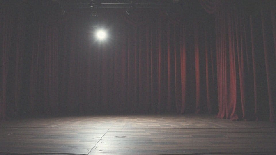 Jak Kabaret Mumio zdobył popularność w Polsce?